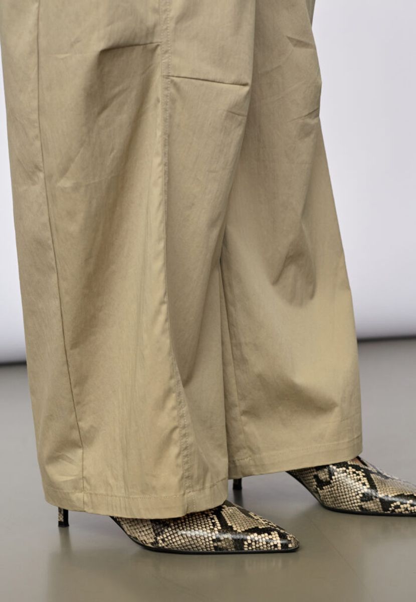 Cocouture Cotton Crisp Barrel Pant Mushroom